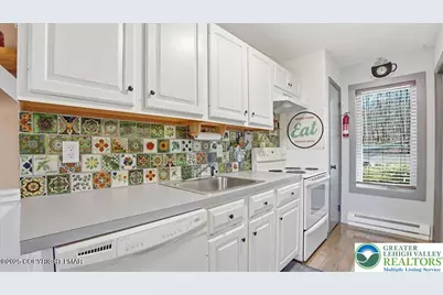 119 Downhill, Blakeslee, PA 18624 - Photo 2