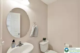 1034 Yarn Ct, Mohrsville, PA 19541 - Photo 4