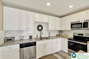 1034 Yarn Ct, Mohrsville, PA 19541 - Photo 8