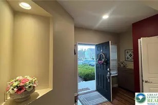 8536 Mayfair Ct, Upper Macungie Township, PA 18031 - Photo 6