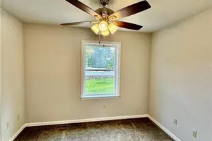 11 Jewel St, Roseto Boro, PA 18013 - Photo 8