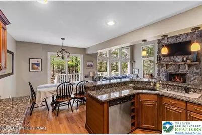 109 Laurelwoods Drive, Kidder, PA 18624 - Photo 6