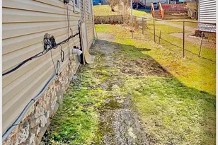 424 E Cranberry Ave, Hazle Township, PA 18201 - Photo 34