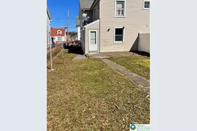 424 E Cranberry Avenue, Hazle Township, PA 18201 - Photo 32