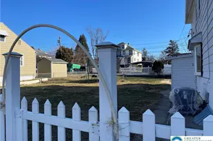 512 Forrest Ave, Bethlehem City, PA 18017 - Photo 2