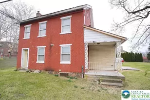 3863 Mauch Chunk Rd, Allentown City, PA 18104 - Photo 2