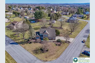 362 Hillview Drive, Lower Nazareth Twp, PA 18064 - Photo 2