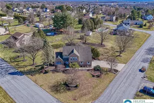 362 Hillview Dr, Lower Nazareth Twp, PA 18064 - Photo 2