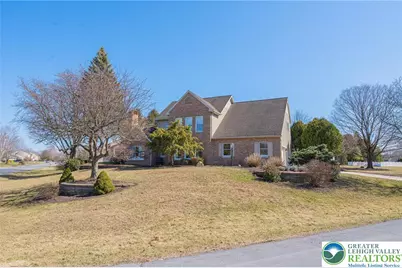 362 Hillview Drive, Lower Nazareth Twp, PA 18064 - Photo 8