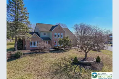 362 Hillview Drive, Lower Nazareth Twp, PA 18064 - Photo 4