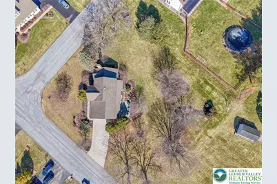 362 Hillview Drive, Lower Nazareth Twp, PA 18064 - Photo 6