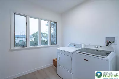 3442 Hickory Circle, South Whitehall Township, PA 18103 - Photo 16