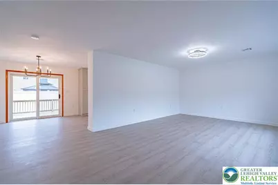 3442 Hickory Circle, South Whitehall Township, PA 18103 - Photo 6