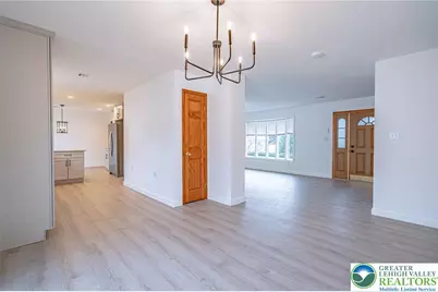 3442 Hickory Circle, South Whitehall Township, PA 18103 - Photo 8