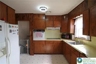 1022 Hilton St, Bethlehem City, PA 18017 - Photo 8