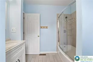 32 N 8th St, Easton, PA 18042 - Photo 16