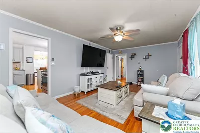 18 S Callowhill Street, Topton, PA 19562 - Photo 6