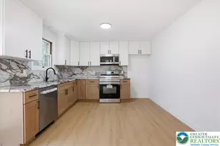 142 Towering Ct, Chestnuthill Twp, PA 18353 - Photo 14