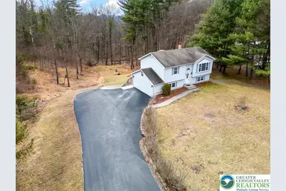 275 Sundance Road, Chestnuthill Twp, PA 18330 - Photo 2