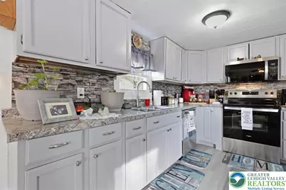 10 E Zimmer Drive, Lehigh Township, PA 18088 - Photo 16