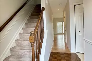 573 Ponds Edge Ln, Allentown City, PA 18104 - Photo 6