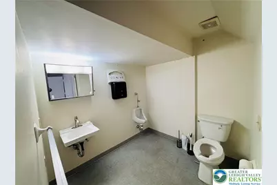 203 E Emmaus Avenue, Salisbury Township, PA 18103 - Photo 14