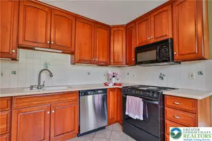 1004 Donald Dr, Emmaus Boro, PA 18049 - Photo 10