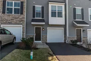 4936 Brookside Ct, Upper Saucon Township, PA 18036 - Photo 2