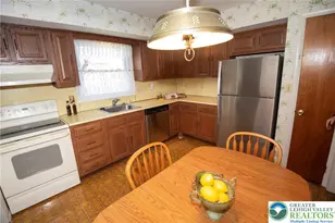 1051 N 10th St, Whitehall Township, PA 18052 - Photo 12