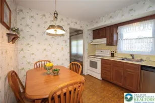 1051 N 10th St, Whitehall Township, PA 18052 - Photo 14