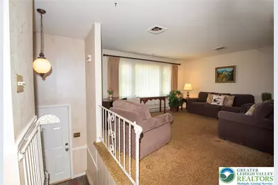 1051 N 10th Street, Whitehall Township, PA 18052 - Photo 6