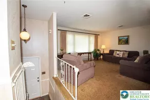 1051 N 10th St, Whitehall Township, PA 18052 - Photo 6