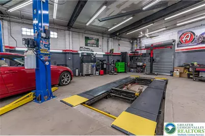 2227 N 3rd Avenue, Whitehall Township, PA 18052 - Photo 18