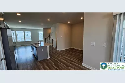 7509 Clayton Avenue, Upper Saucon Township, PA 18036 - Photo 12