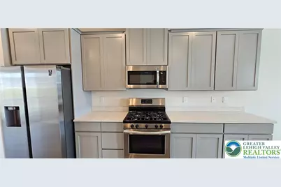 7509 Clayton Avenue, Upper Saucon Township, PA 18036 - Photo 8