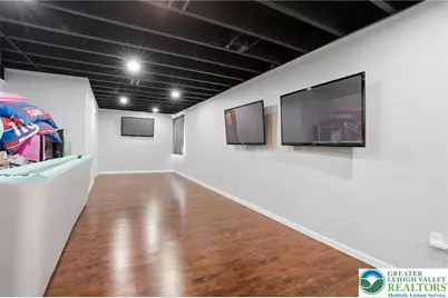 9581 Sleepy Hollow Lane, Upper Macungie Township, PA 18031 - Photo 34