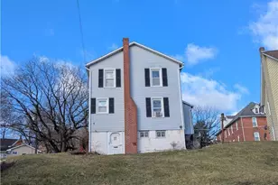 307 Oak St, Roseto Boro, PA 18013 - Photo 4