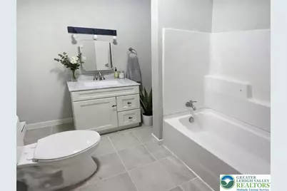 1401 Broadway #5, Fountain Hill Boro, PA 18015 - Photo 6