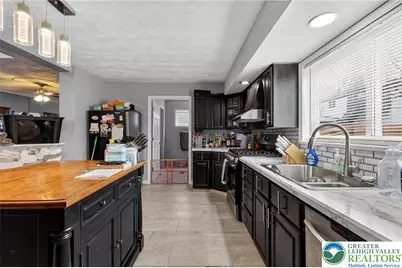 411 Moosic Road, Old Forge, PA 18518 - Photo 12