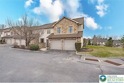 15 Holly Court, Easton, PA 18040 - Photo 2