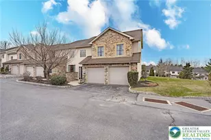 15 Holly Ct, Easton, PA 18040 - Photo 2