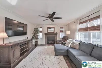 1551 Thornwood View N, Forks Twp, PA 18040 - Photo 14