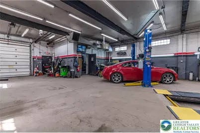 2227 N 3rd Avenue, Whitehall Township, PA 18052 - Photo 14