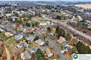 7914 Woodsbluff Run, Upper Macungie Township, PA 18051 - Photo 8