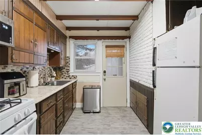 1950 Oxford Drive, Allentown City, PA 18103 - Photo 4