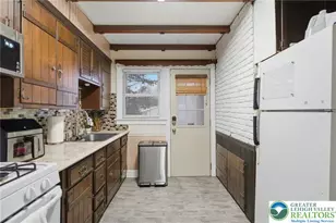 1950 Oxford Dr, Allentown City, PA 18103 - Photo 4