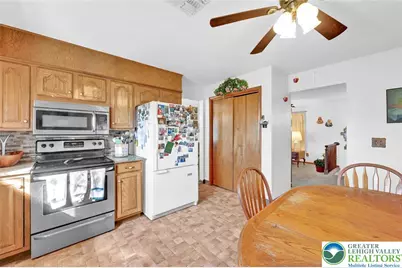 4872 Main Street, Whitehall Township, PA 18052 - Photo 10