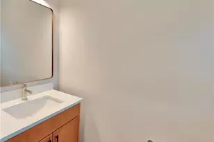 920 Centre St, Easton, PA 18042 - Photo 8