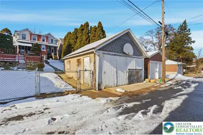 1050 Delaware Avenue, Fountain Hill Boro, PA 18015 - Photo 24
