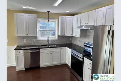 5039 Shawnee Boulevard, North Whitehall Township, PA 18078 - Photo 2